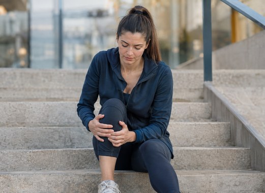 Dolore nella parte anteriore del ginocchio nella sindrome femoro-rotulea